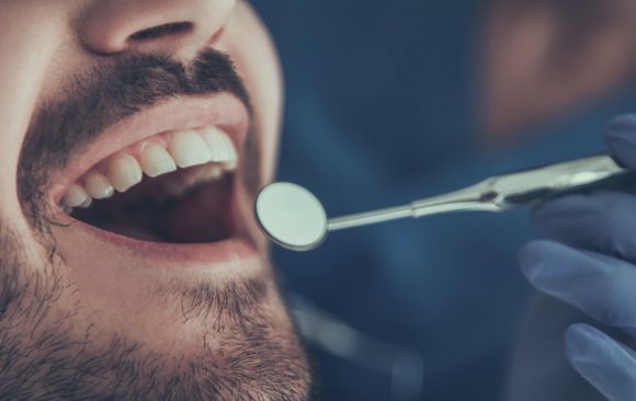 Diş Hassasiyeti Neden Kaynaklanır, Tedavisi Nedir?